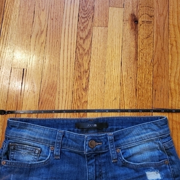 JOE'S JEANS MARYLEE DISTRESSED‎ DENIM SHORTS - Picture 5 of 8